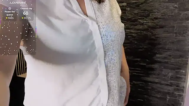 charlotte  G online show from January 2026 11:05:02 AM