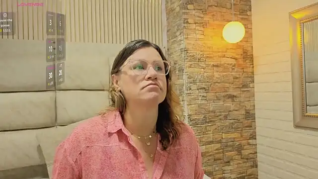 Snapshot of charlotte__G chatting on November 2025 09:24:02 AM charlotte G online show from November 2025 09:24:02 AM