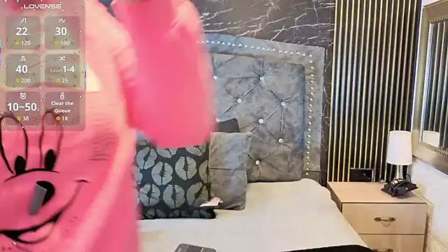 charlotte  G online show from January 2026 11:05:02 AM