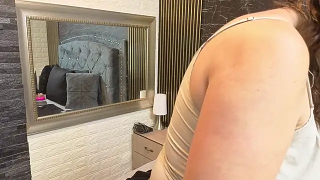 charlotte  G online show from March 2026 10:52:02 AM