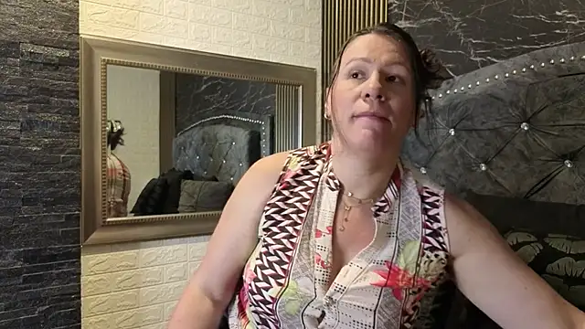 charlotte  G online show from May 2026 11:27:01 AM