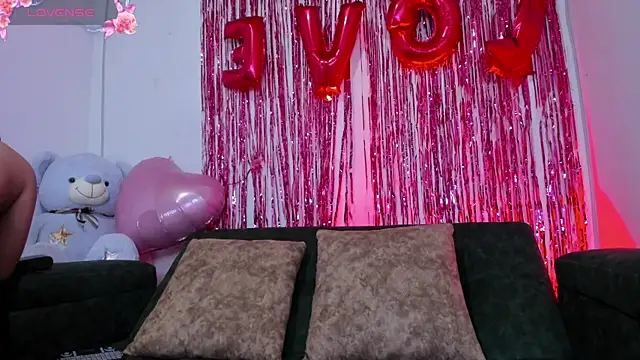 liz 25b online show from February 2026 04:13:01 AM