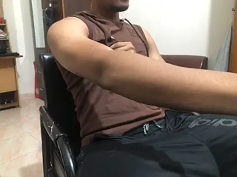 Zeuhorny online show from December 2025 12:30:03 PM