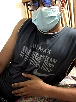 Snapshot of Zeuhorny chatting on November 2025 07:50:01 PM Zeuhorny online show from November 2025 07:50:01 PM