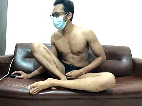 Snapshot of Zeuhorny chatting on October 2025 08:34:02 PM Zeuhorny online show from October 2025 08:34:02 PM