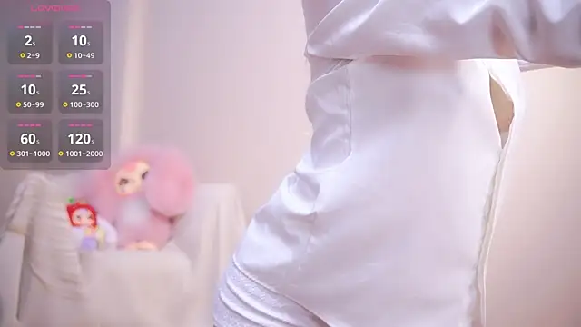 Miuzxc online show from February 2025 05:31:01 PM