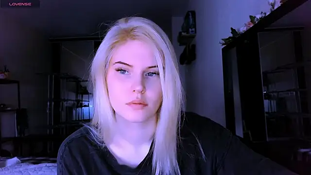 VoluptuousDreams online show from March 2025 01:40:02 PM
