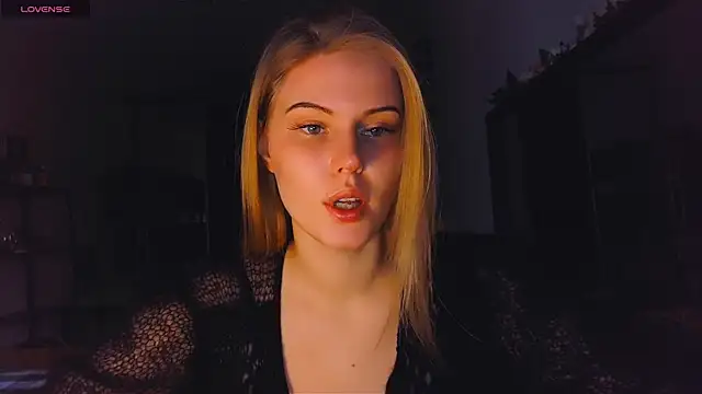 VoluptuousDreams online show from March 2025 02:15:02 PM