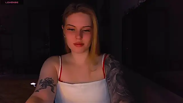 VoluptuousDreams online show from February 2025 02:02:01 PM