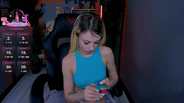 Snapshot of PollyMillees chatting on February 2026 08:28:01 PM PollyMillees online show from February 2026 08:28:01 PM