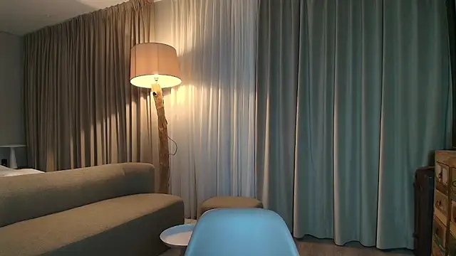 shayblonde online show from November 2025 07:47:01 PM