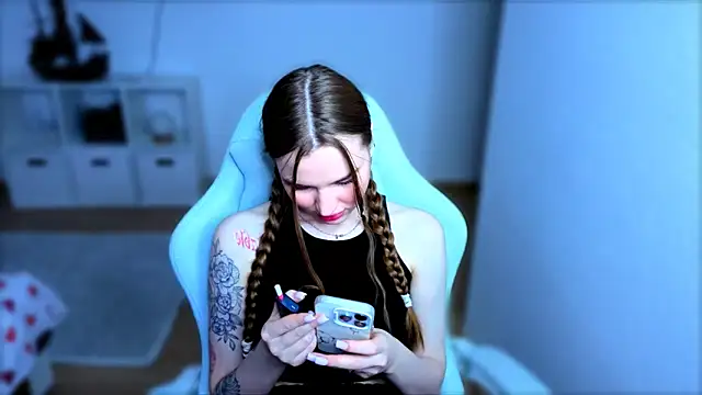 StellaLawless online show from November 2025 12:15:02 PM