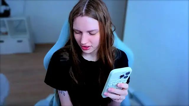 StellaLawless online show from April 2026 10:33:01 AM