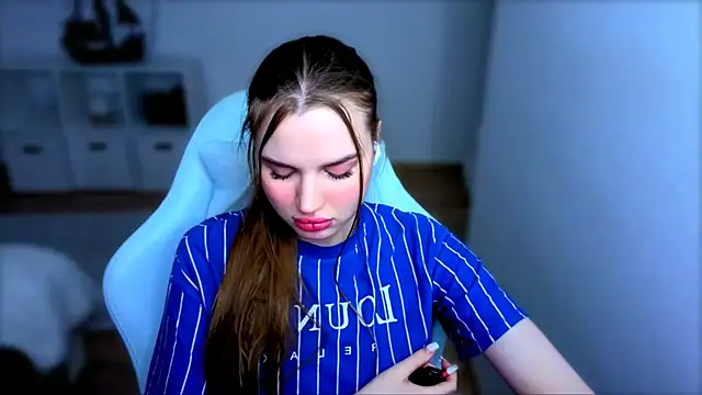 StellaLawless online show from November 2025 02:21:01 PM