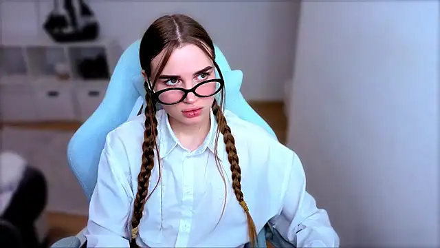 StellaLawless online show from November 2025 07:19:01 PM