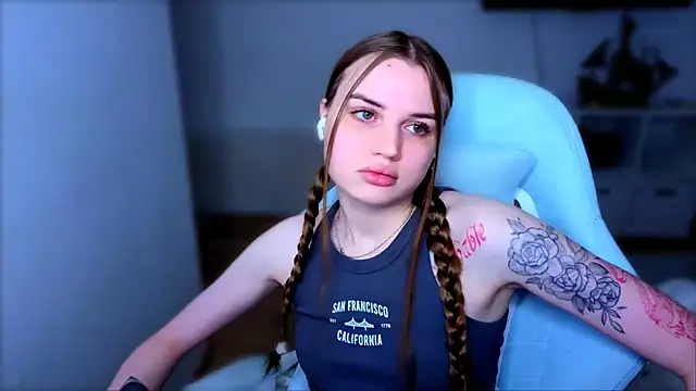 StellaLawless online show from December 2025 12:32:02 PM