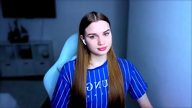 StellaLawless online show from November 2025 02:50:01 PM