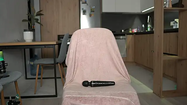 Nikita Karma online show from March 2026 04:34:02 PM