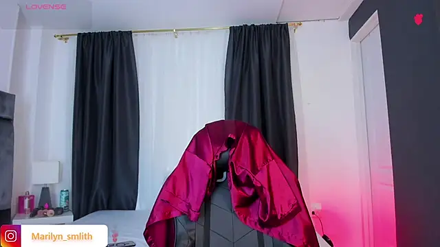 MarilynSmIith online show from September 2025 11:43:01 AM