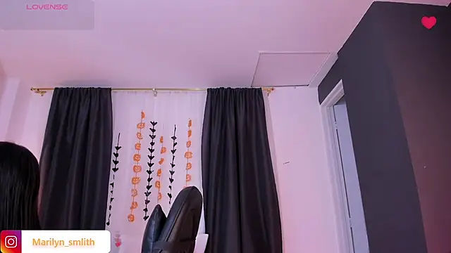 MarilynSmIith online show from October 2025 11:34:01 AM