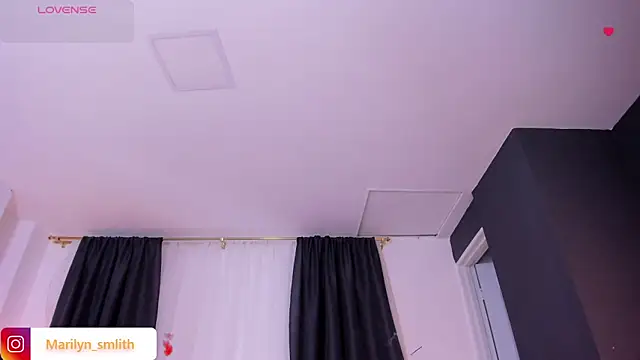 MarilynSmIith online show from November 2025 11:47:01 AM