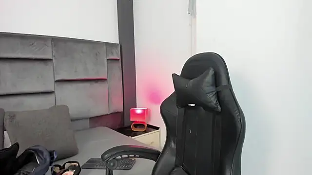 MarilynSmIith online show from February 2026 12:37:02 PM