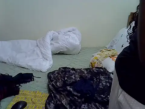 Sweet Bear online show from December 2025 07:01:01 PM