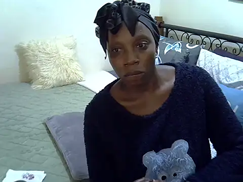 Snapshot of Sweet_Bear chatting on June 2026 05:28:02 PM Sweet Bear online show from June 2026 05:28:02 PM