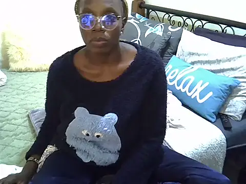 Snapshot of Sweet_Bear chatting on June 2026 05:39:02 PM Sweet Bear online show from June 2026 05:39:02 PM