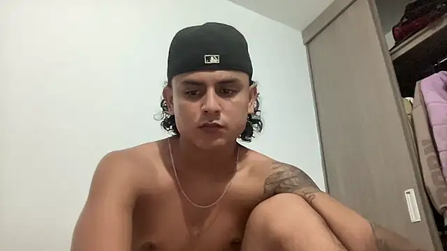 Snapshot of bob_petterson chatting on October 2025 02:23:01 AM bob petterson online show from October 2025 02:23:01 AM