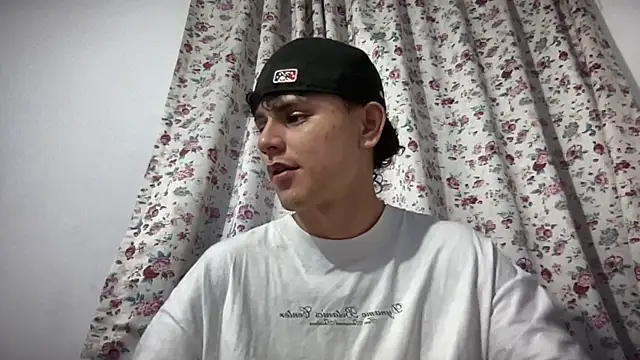 Snapshot of bob_petterson chatting on January 2025 03:26:02 AM bob petterson online show from January 2025 03:26:02 AM