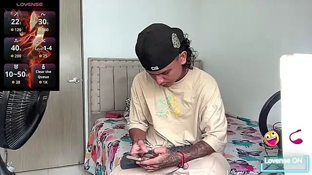 Snapshot of bob_petterson chatting on November 2025 04:22:02 PM bob petterson online show from November 2025 04:22:02 PM