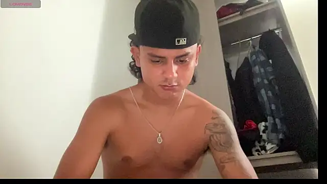 Snapshot of bob_petterson chatting on October 2025 02:58:01 PM bob petterson online show from October 2025 02:58:01 PM