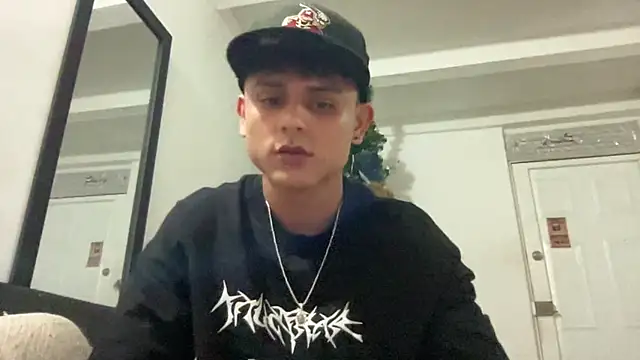 Snapshot of bob_petterson chatting on January 2025 01:02:01 AM bob petterson online show from January 2025 01:02:01 AM