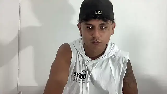 Snapshot of bob_petterson chatting on November 2025 02:11:01 AM bob petterson online show from November 2025 02:11:01 AM