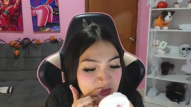 keity moon online show from October 2025 09:36:01 PM