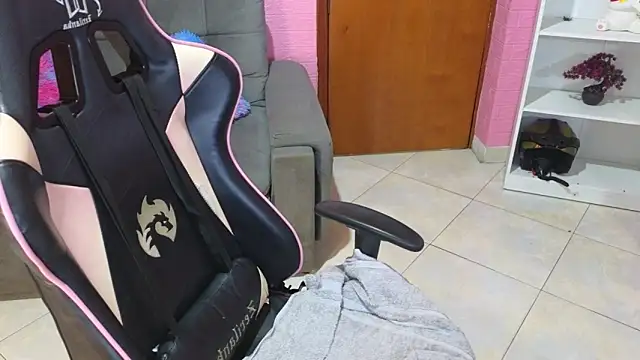 keity moon online show from November 2025 01:48:01 PM