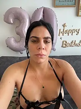 valecruz903 online show from November 2025 05:49:02 PM