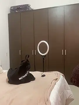 valecruz903 online show from February 2025 08:06:01 PM