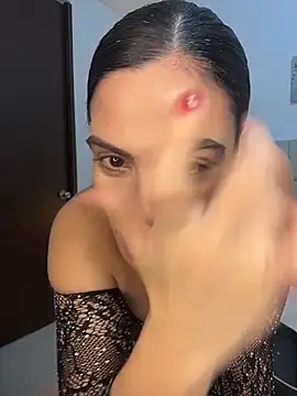 valecruz903 online show from December 2025 06:44:02 PM