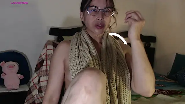 velvet lips01 online show from April 2026 07:48:02 PM