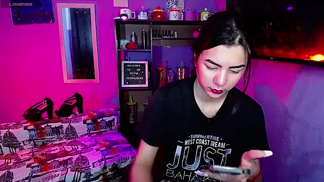 IsisRouse online show from November 2025 03:39:02 AM