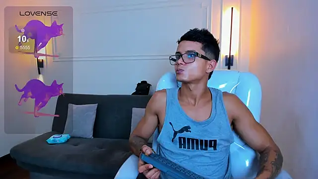 Paradise boy s online show from December 2025 04:35:02 PM