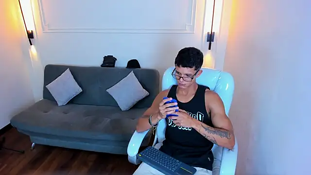 Paradise boy s online show from December 2025 04:51:01 PM