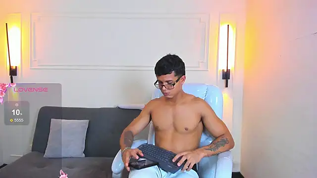 Paradise boy s online show from May 2026 02:44:01 PM