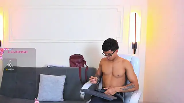 Paradise boy s online show from May 2026 02:03:01 PM