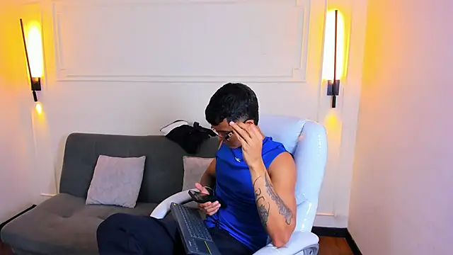 Paradise boy s online show from April 2026 08:32:01 PM