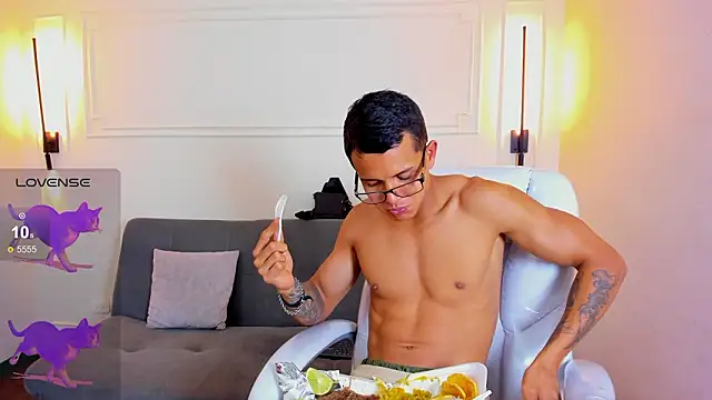 Paradise boy s online show from February 2026 07:15:01 PM