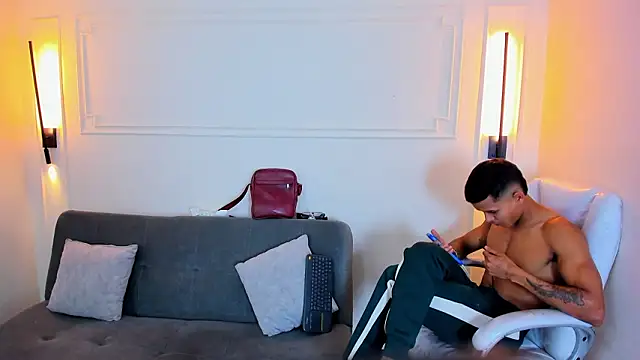 Paradise boy s online show from January 2026 07:50:02 PM