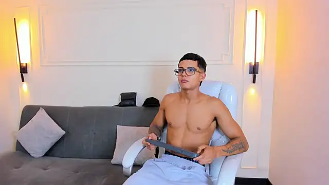 Paradise boy s online show from January 2026 07:20:01 PM